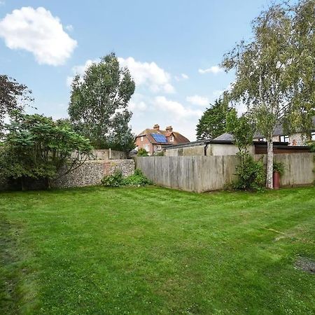 The Garden Flat At Walnut Tree House Apartment Rustington Exterior photo